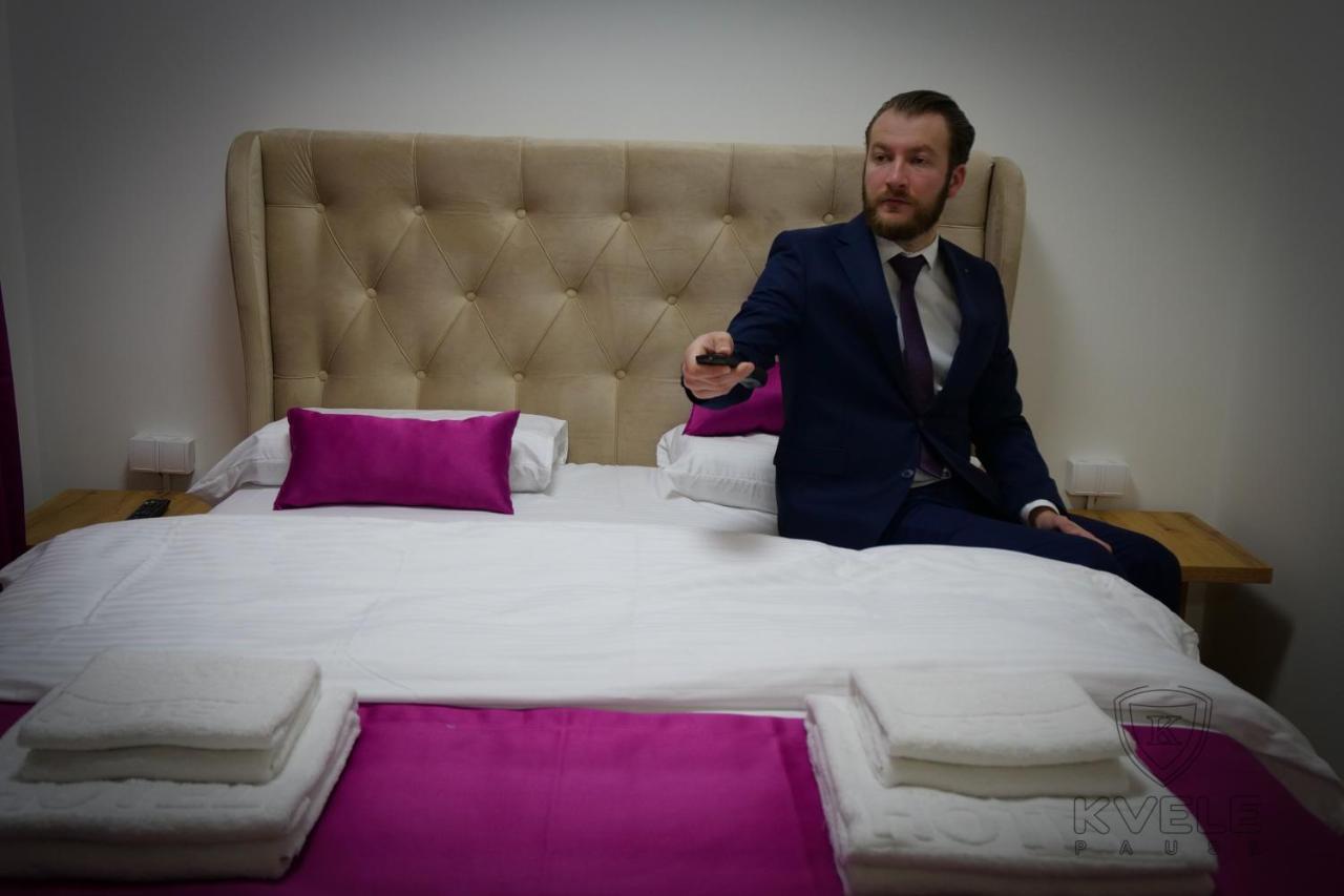 נובי פאזאר Motel Kvele מראה חיצוני תמונה