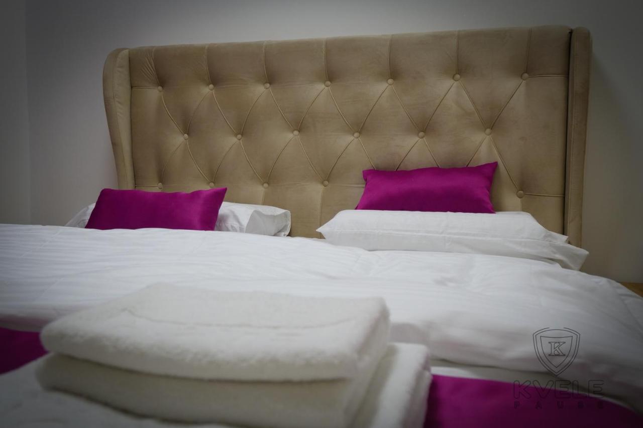 נובי פאזאר Motel Kvele מראה חיצוני תמונה