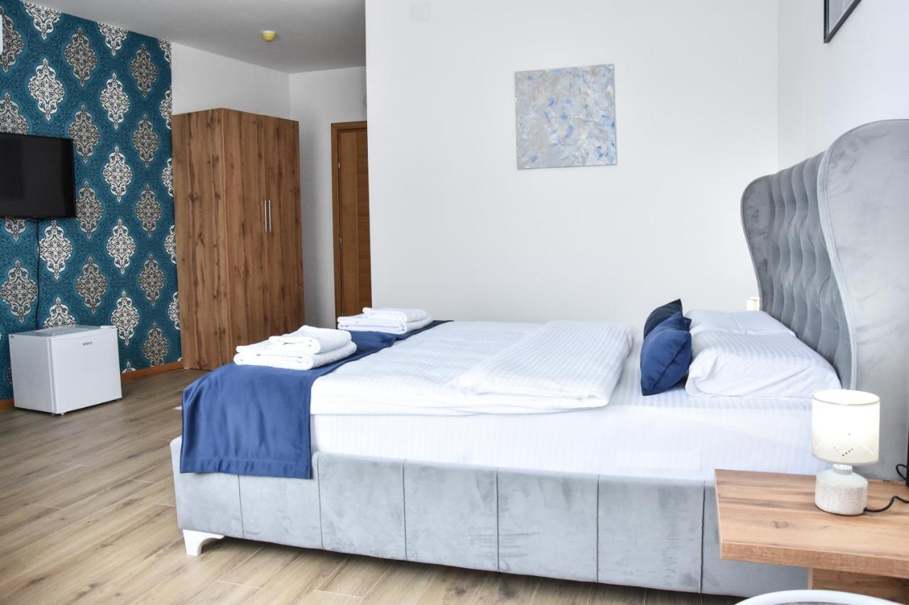 נובי פאזאר Motel Kvele מראה חיצוני תמונה