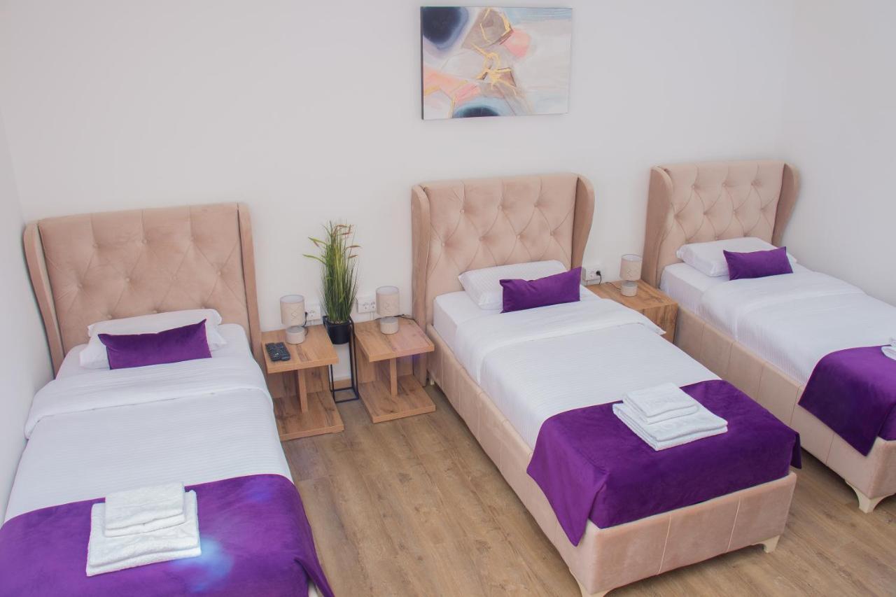 נובי פאזאר Motel Kvele מראה חיצוני תמונה