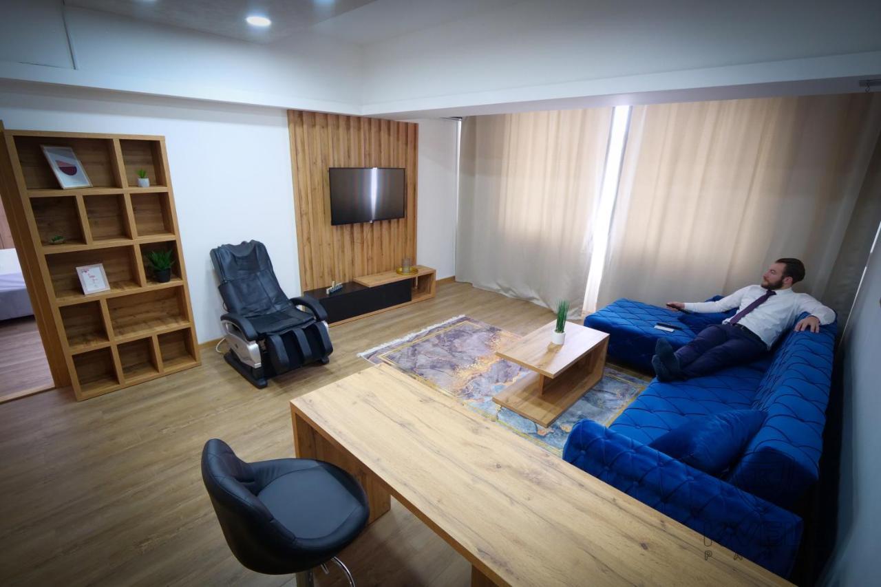 נובי פאזאר Motel Kvele מראה חיצוני תמונה